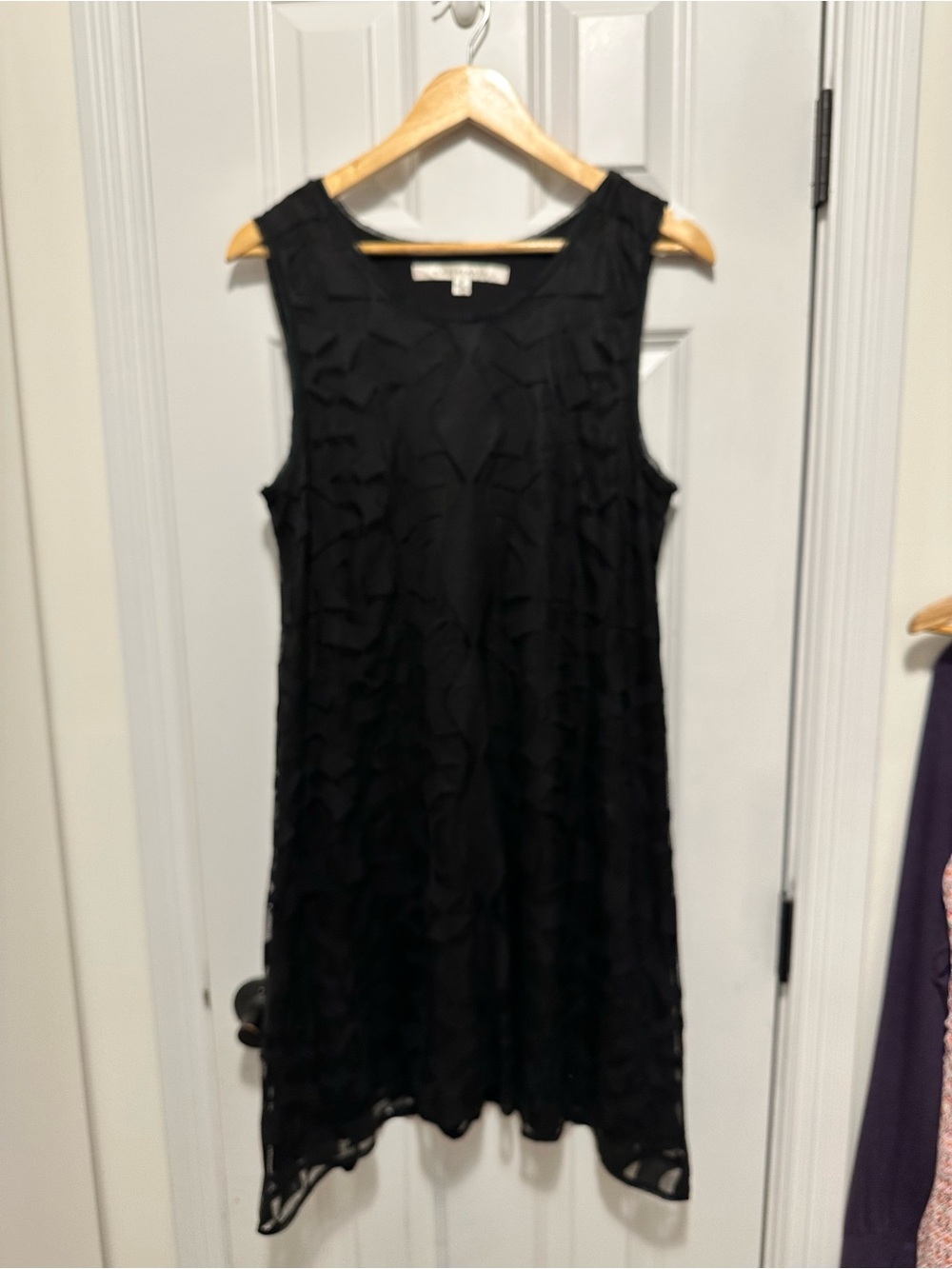 Max Studio Black 3D Textured Sleeveless Shift Dress